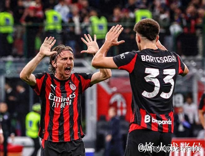佩杜拉:米兰想先签菲尔克鲁格过渡,明夏再免签弗拉霍维奇 佩杜拉:米兰想先签菲尔克鲁格过渡,明夏再免签弗拉霍维奇